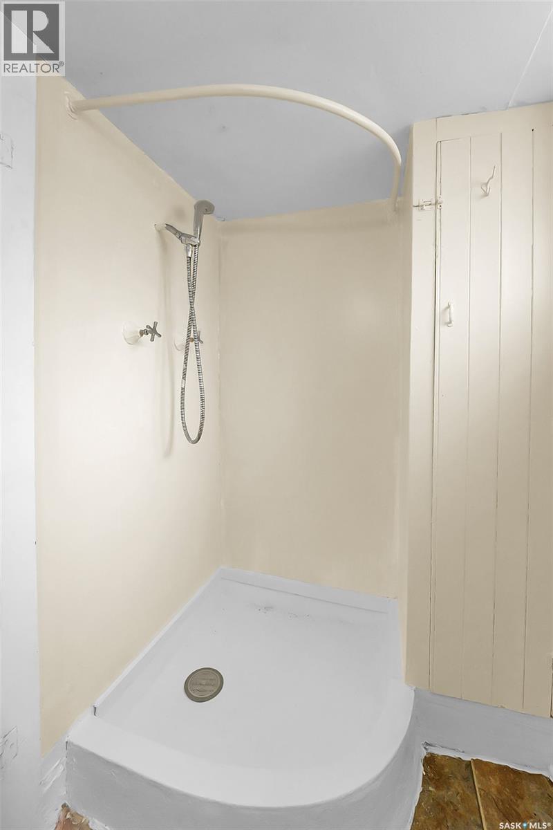 114 Main Street E Property Photo 33