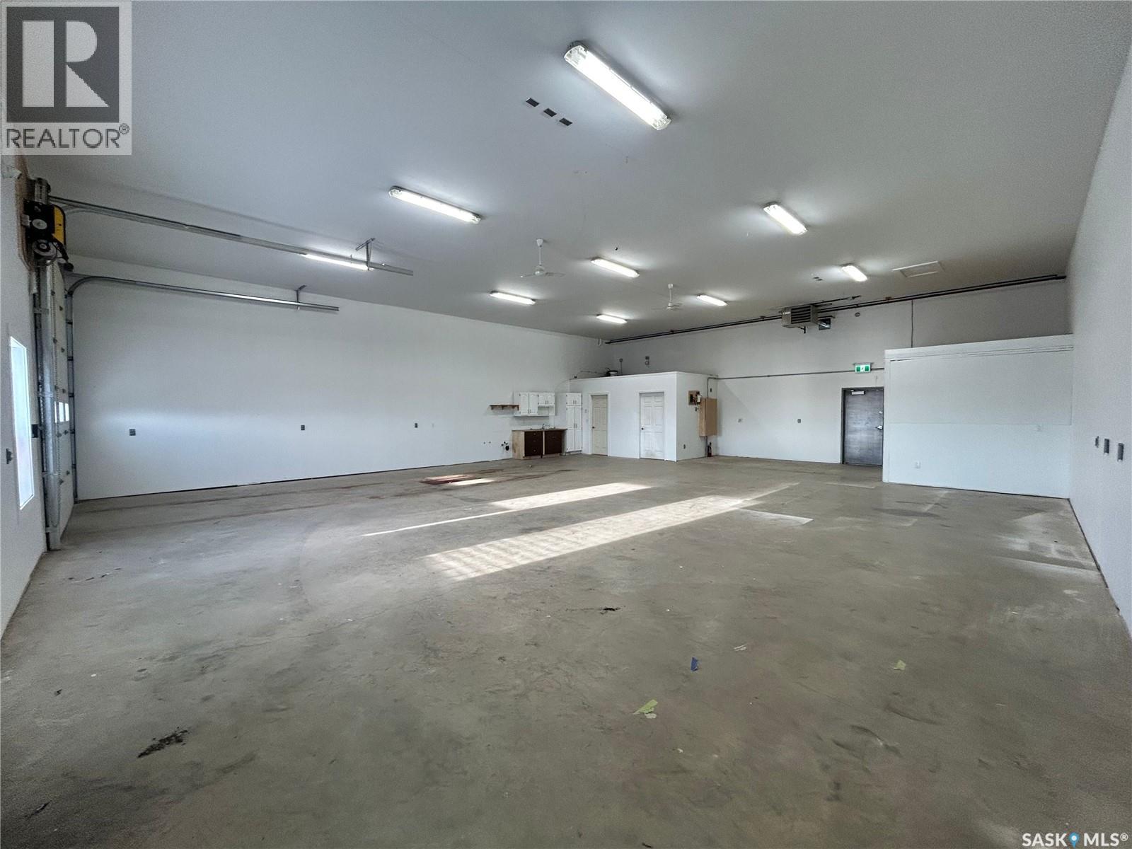 2 4260 5th Avenue E Property Photo 6