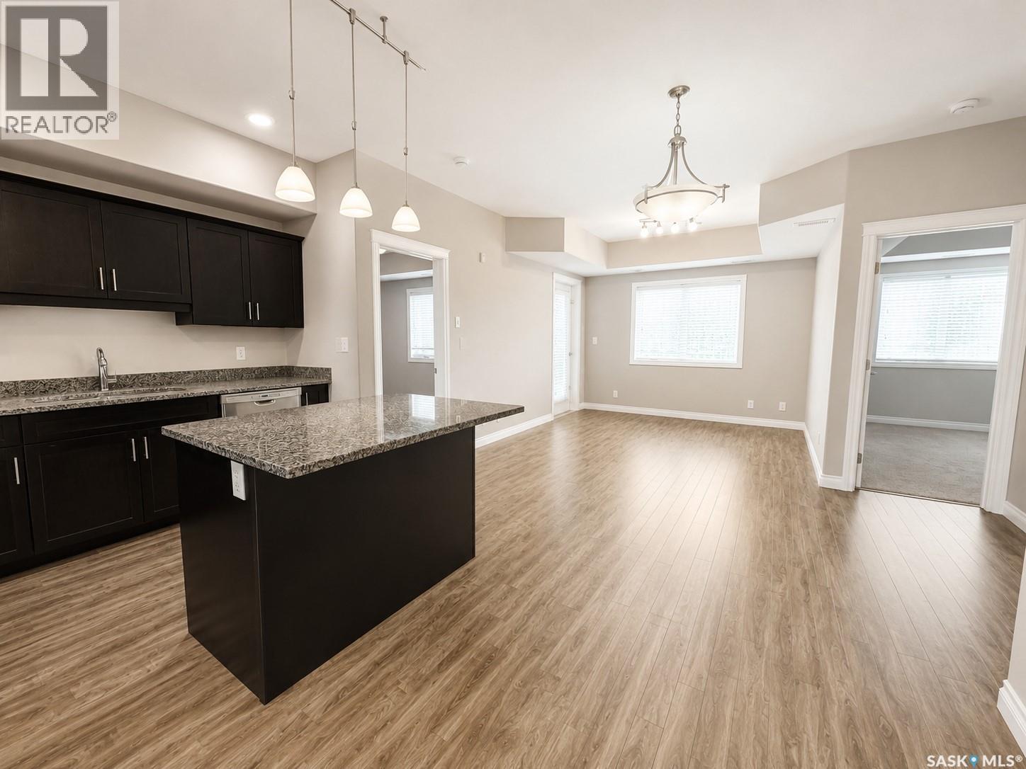 309 412 Willowgrove Square Property Photo 4