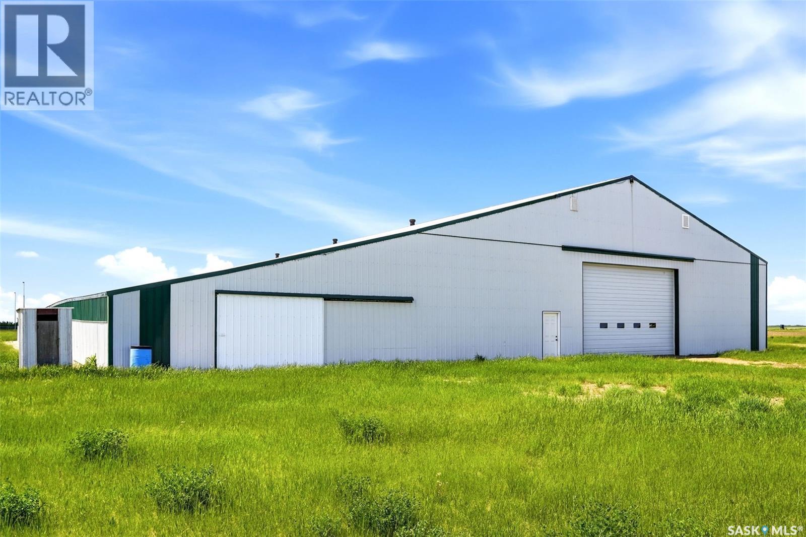 Bienfait Riding Arena/shop And Land Property Photo 2