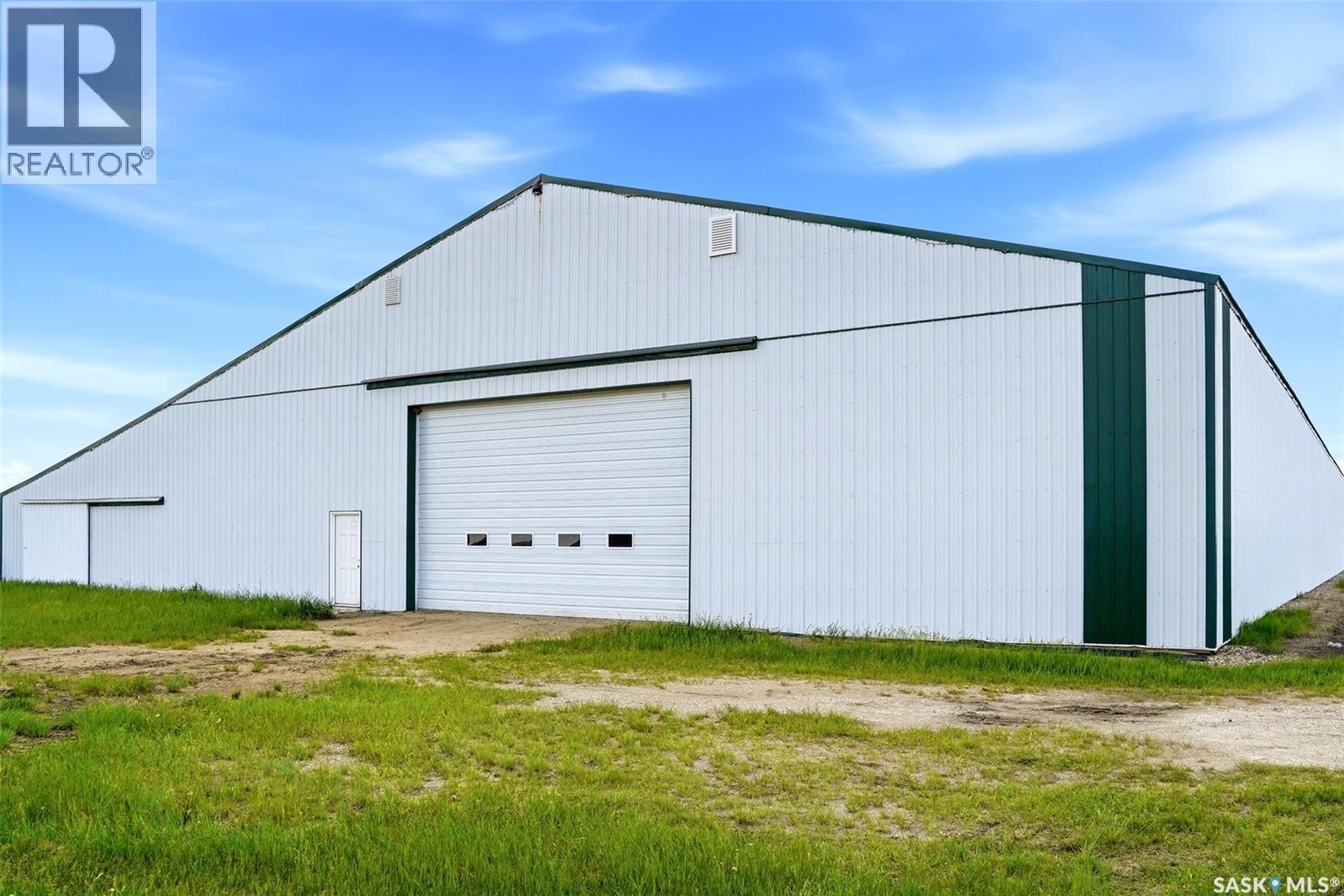 Bienfait Riding Arena/shop And Land Property Photo 3