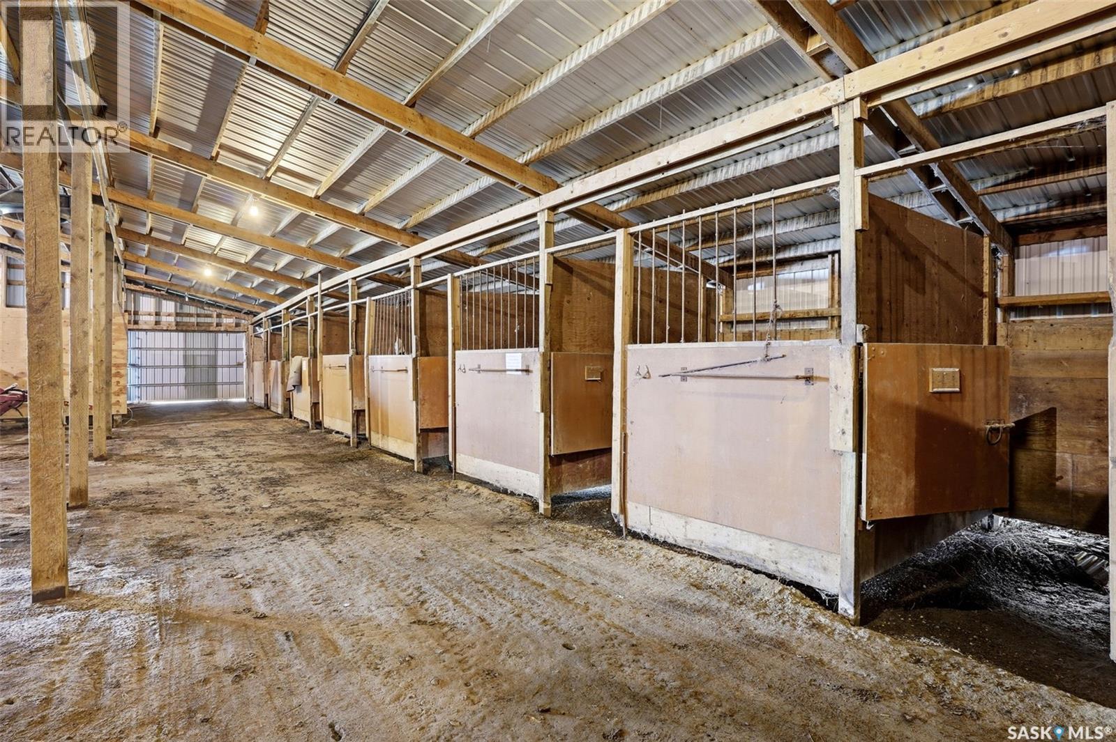 Bienfait Riding Arena/shop And Land Property Photo 12