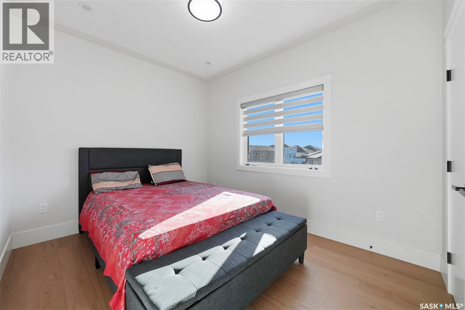 718 Weir Crescent Property Photo 23