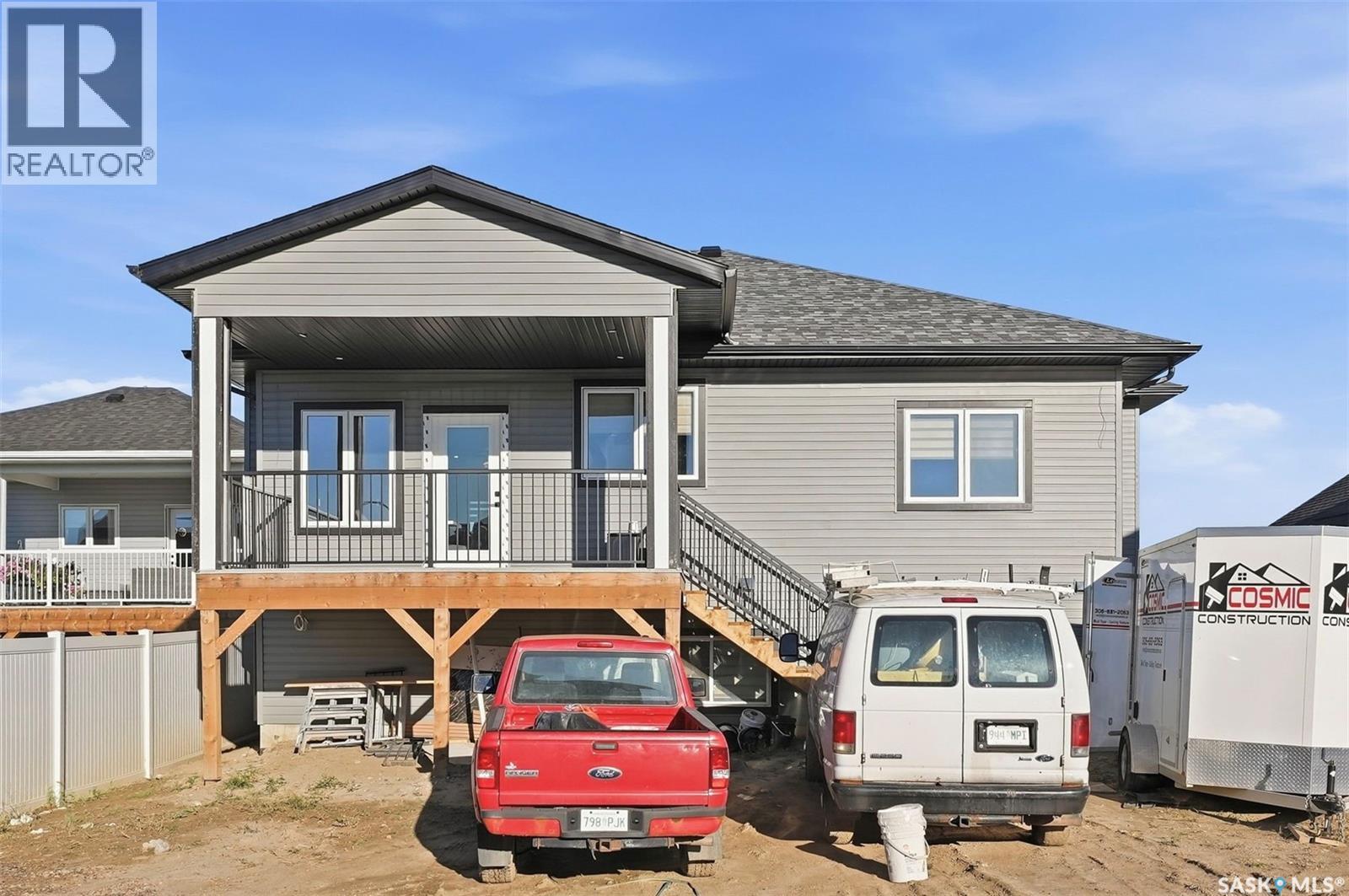 718 Weir Crescent Property Photo 39