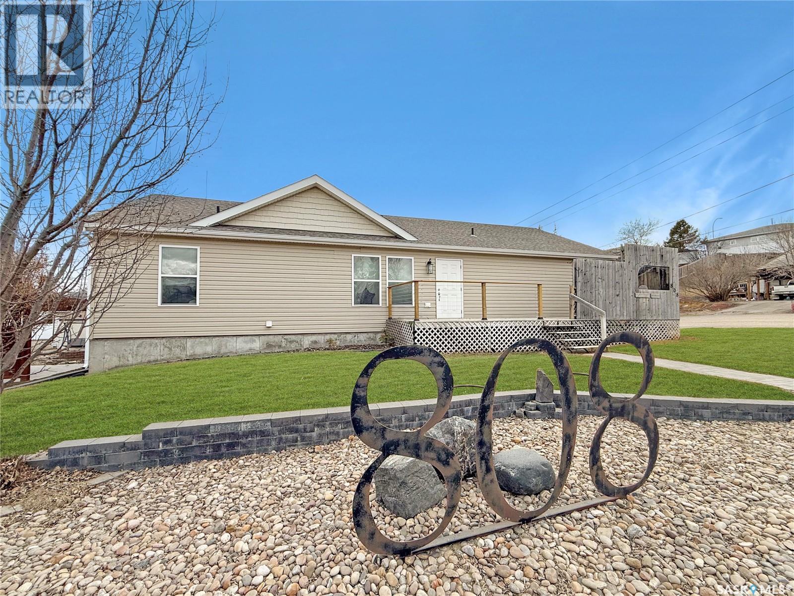 808 Chaplin STREET Property Photo 1