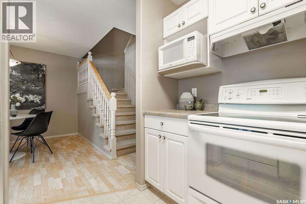 5 102 Willow Street Property Photo 12