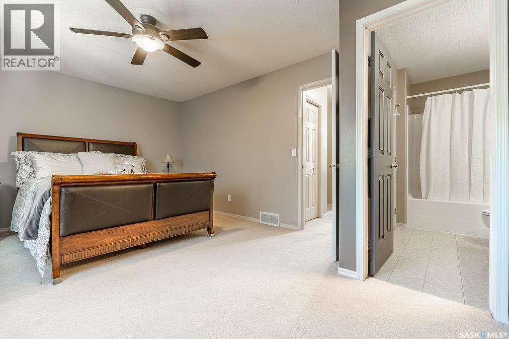 5 102 Willow Street Property Photo 21