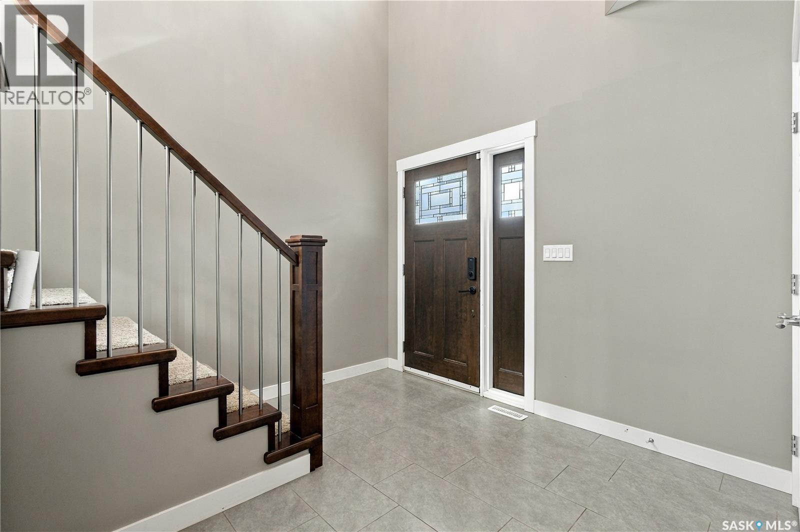 411 Hastings Crescent Property Photo 7