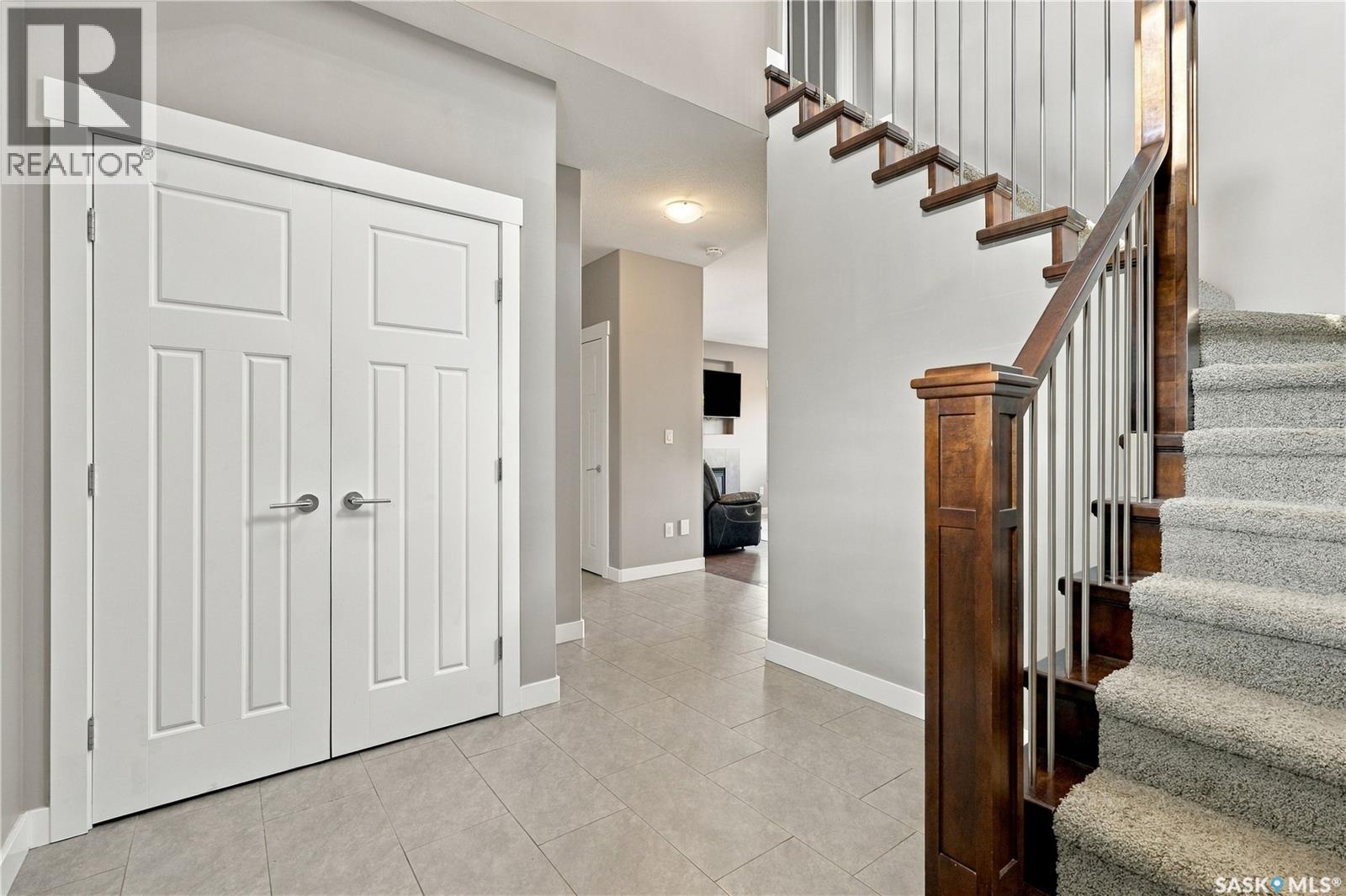 411 Hastings Crescent Property Photo 8