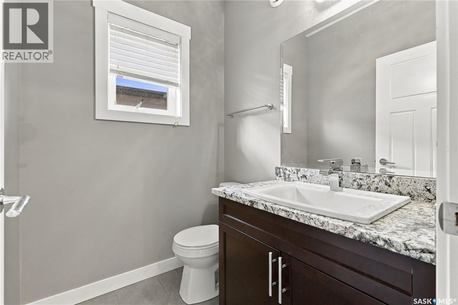 411 Hastings Crescent Property Photo 11