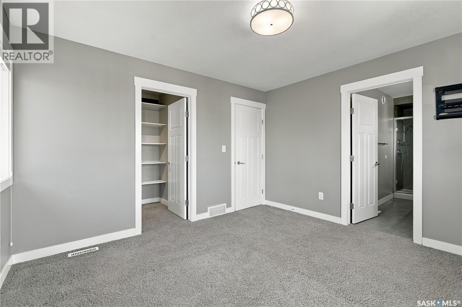 411 Hastings Crescent Property Photo 37
