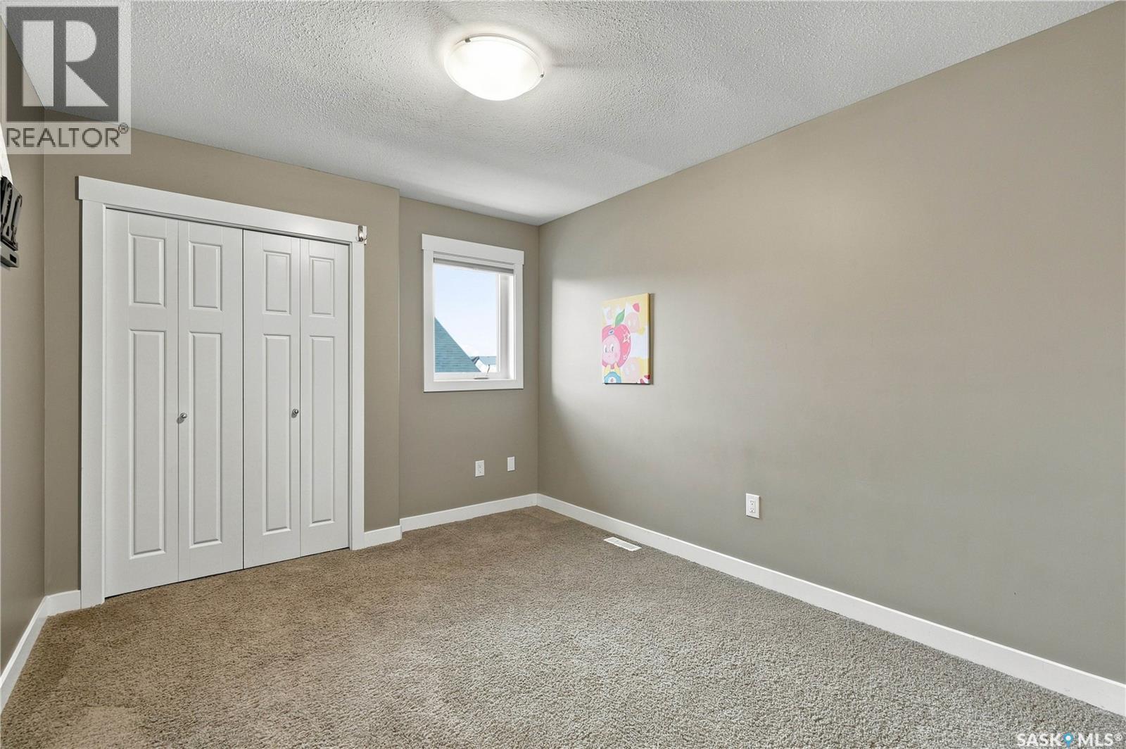 411 Hastings Crescent Property Photo 46