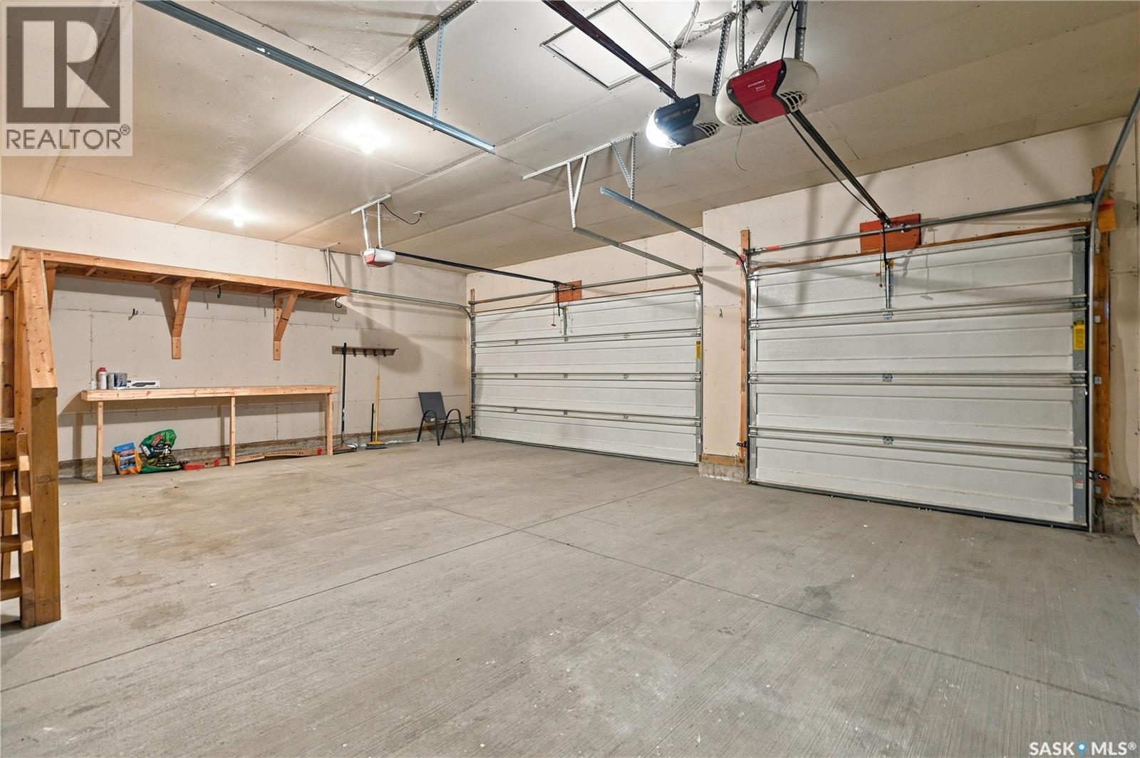 411 Hastings Crescent Property Photo 59