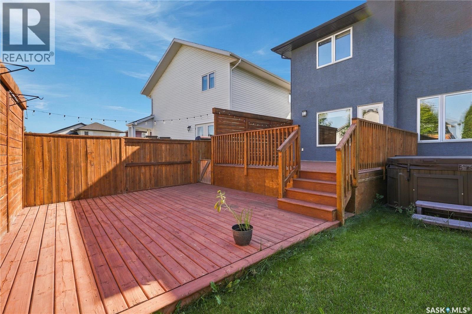 411 Hastings Crescent Property Photo 64