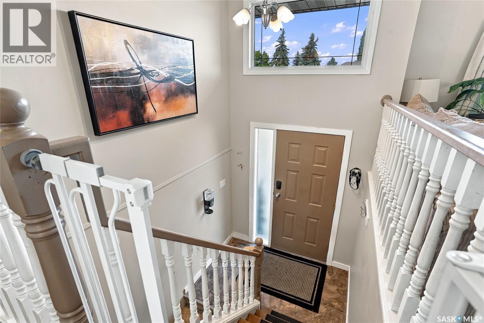 1006 Whitewood Crescent Property Photo 3