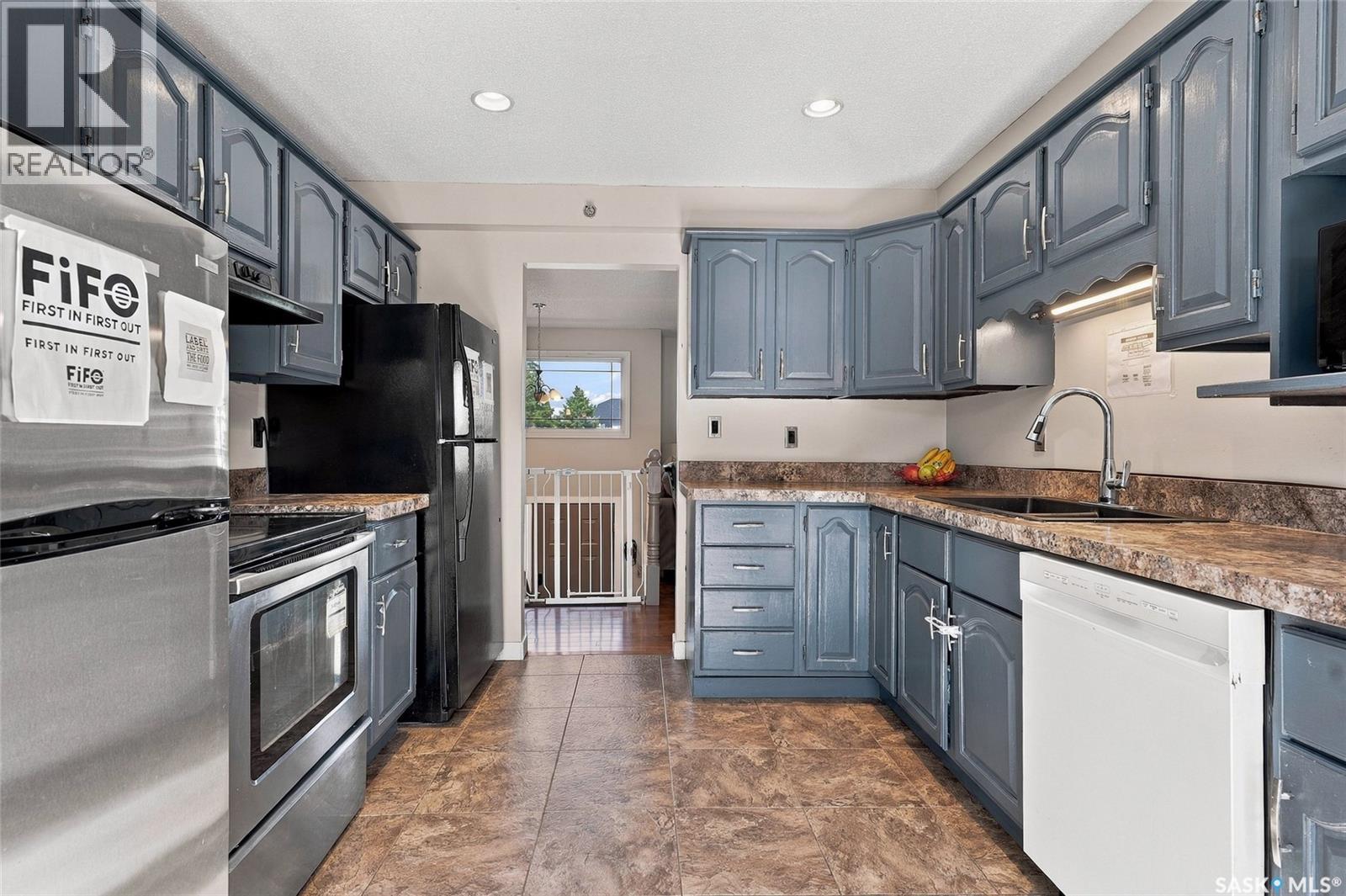 1006 Whitewood Crescent Property Photo 12