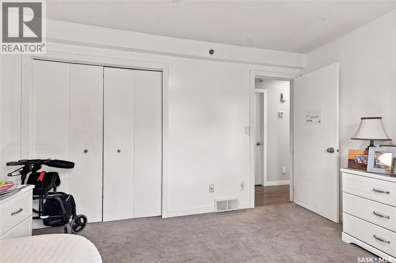 1006 Whitewood Crescent Property Photo 17