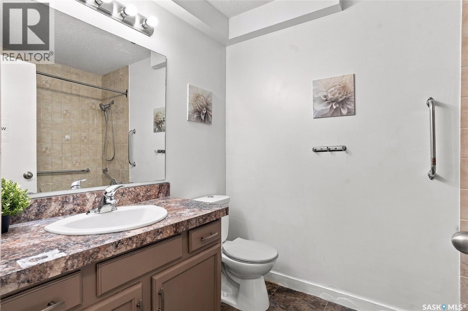 1006 Whitewood Crescent Property Photo 20