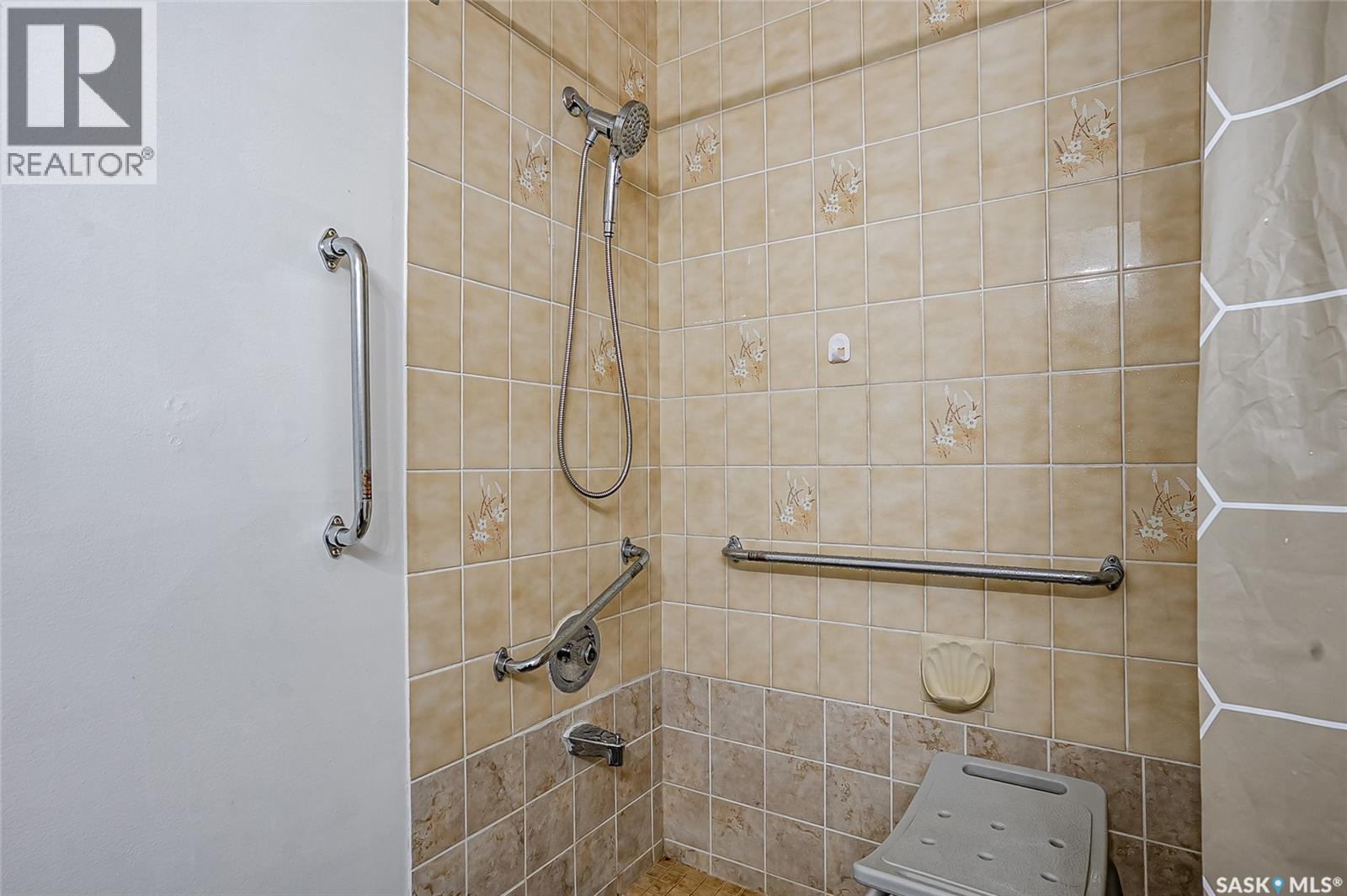 1006 Whitewood Crescent Property Photo 21