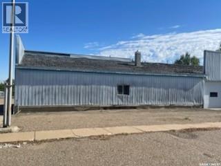 137 1st Street E Property Photo 4