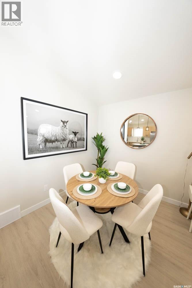 598 Yuel Crescent Property Photo 14