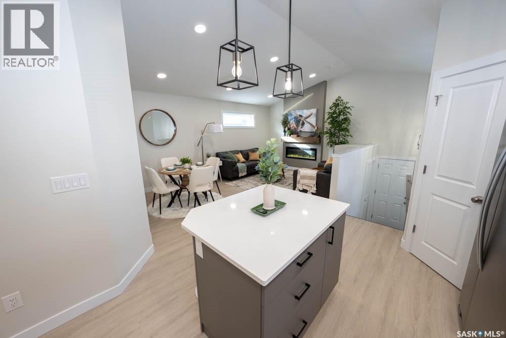 598 Yuel Crescent Property Photo 18