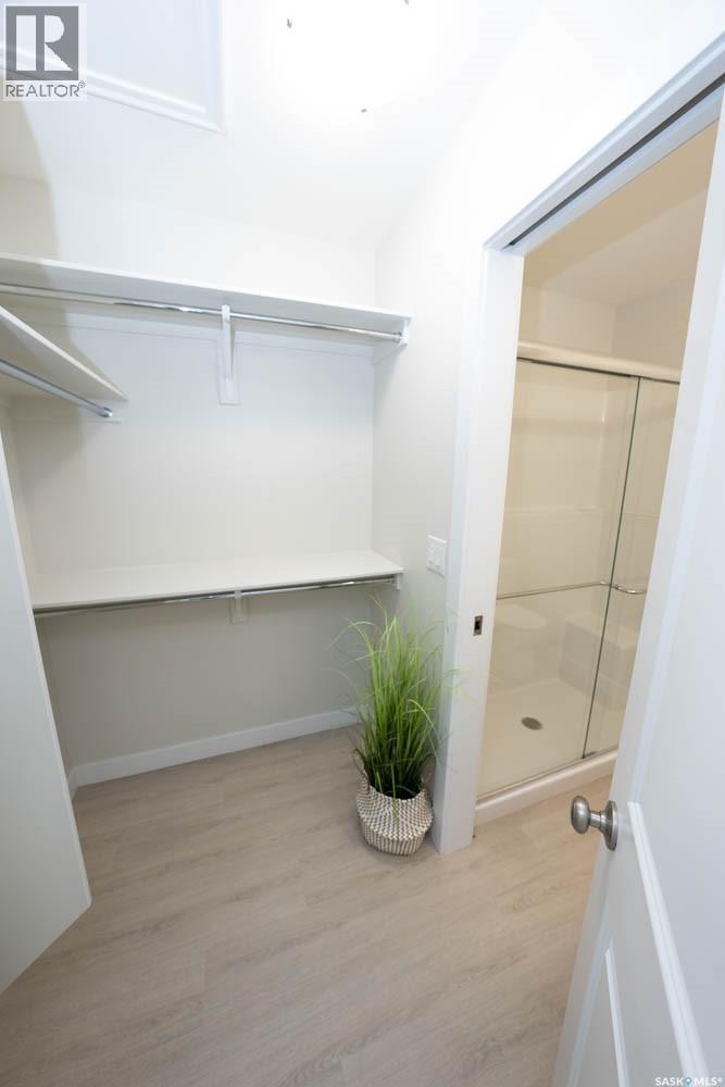 598 Yuel Crescent Property Photo 27