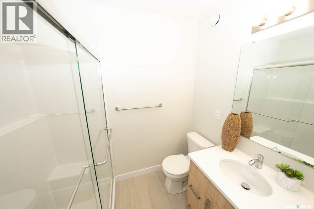 598 Yuel Crescent Property Photo 28