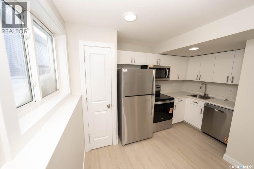 598 Yuel Crescent Property Photo 40