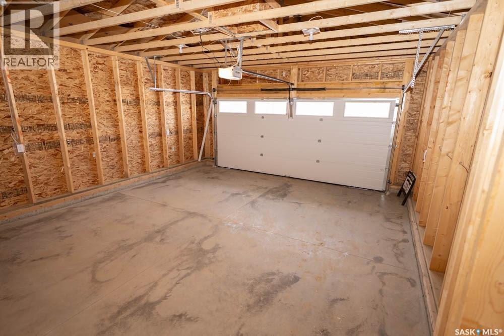 598 Yuel Crescent Property Photo 48