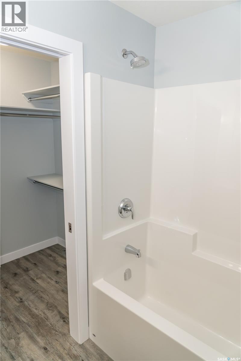 306 Stehwien Street Property Photo 24