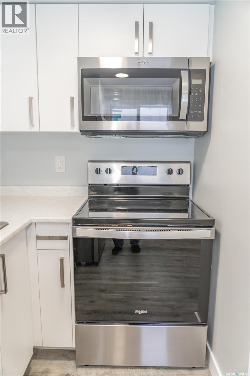 306 Stehwien Street Property Photo 38