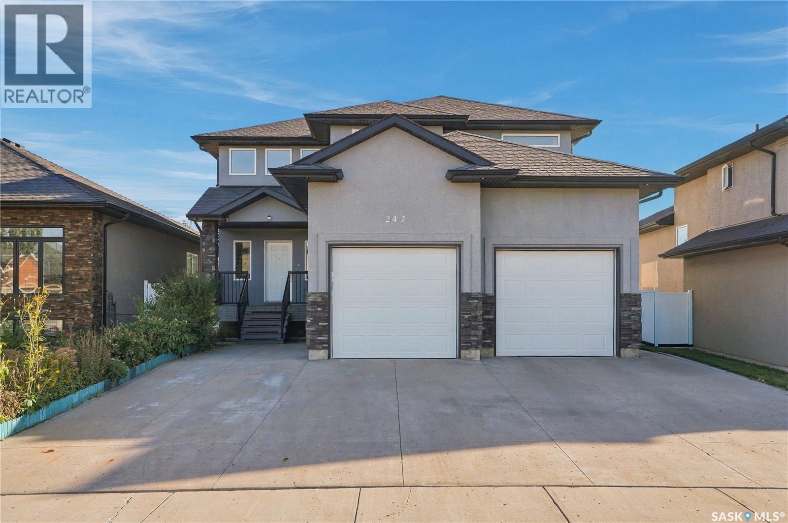 242 Pohorecky Street Property Photo 1