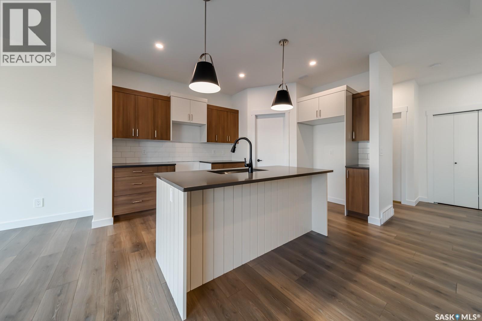 279 Doran WAY Property Photo 1