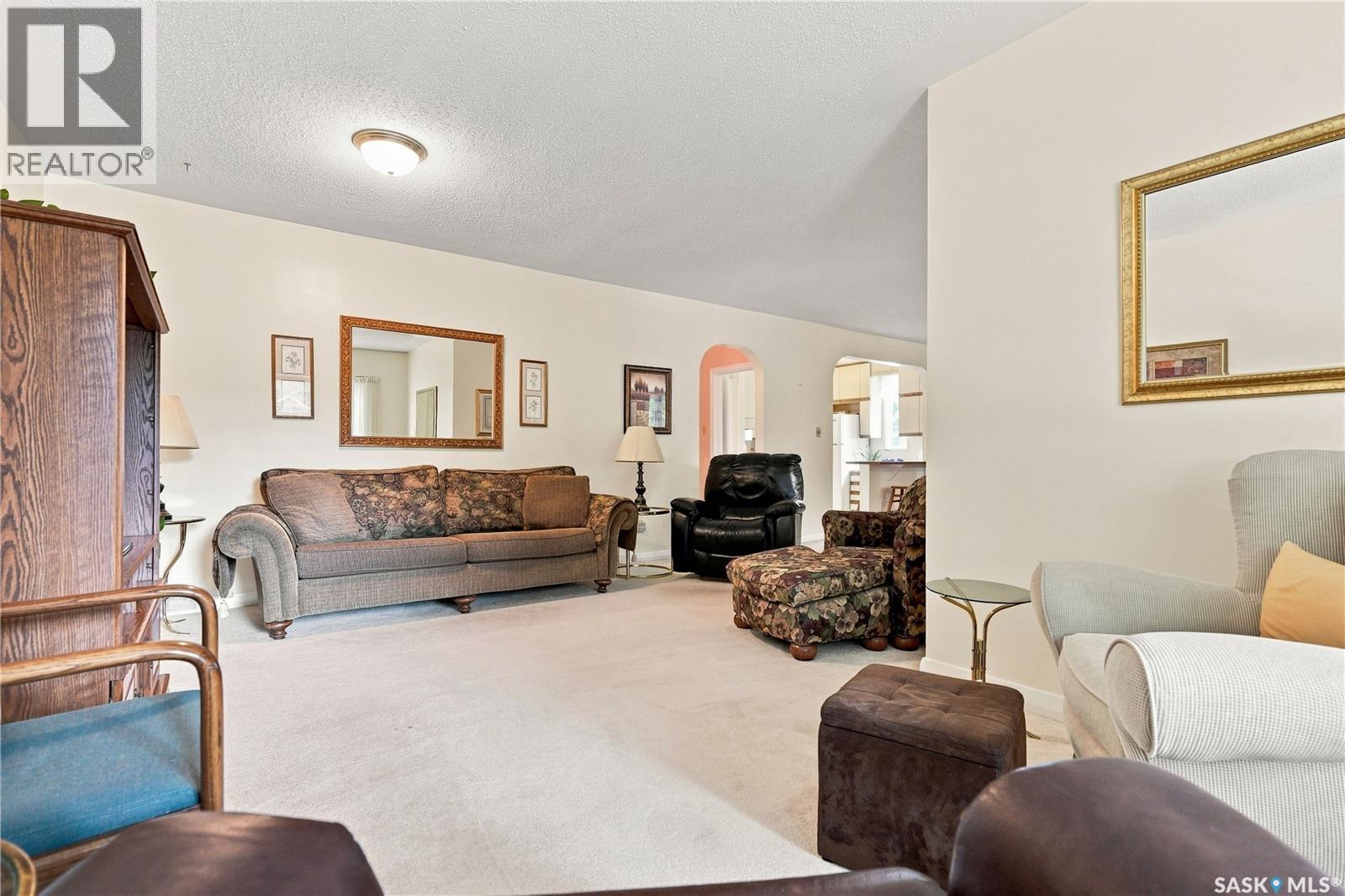 1519 Munroe Avenue S Property Photo 11