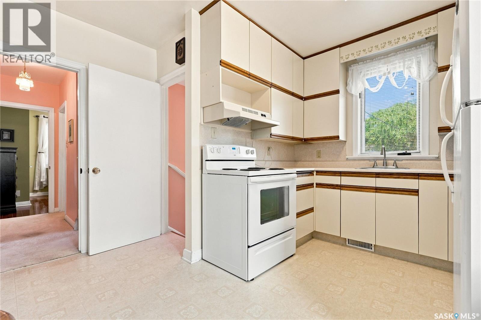 1519 Munroe Avenue S Property Photo 17