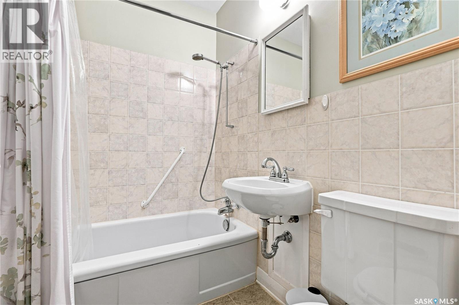 1519 Munroe Avenue S Property Photo 23