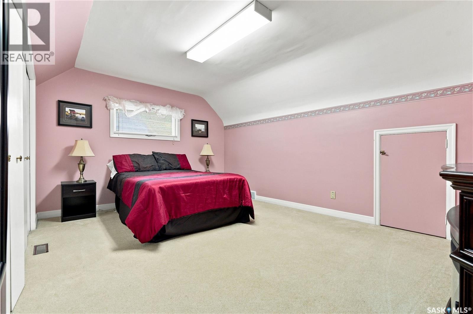 1519 Munroe Avenue S Property Photo 29