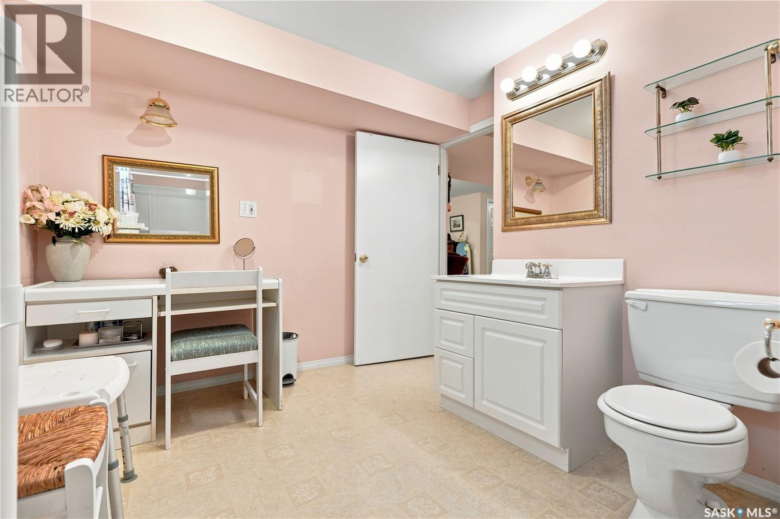 1519 Munroe Avenue S Property Photo 40