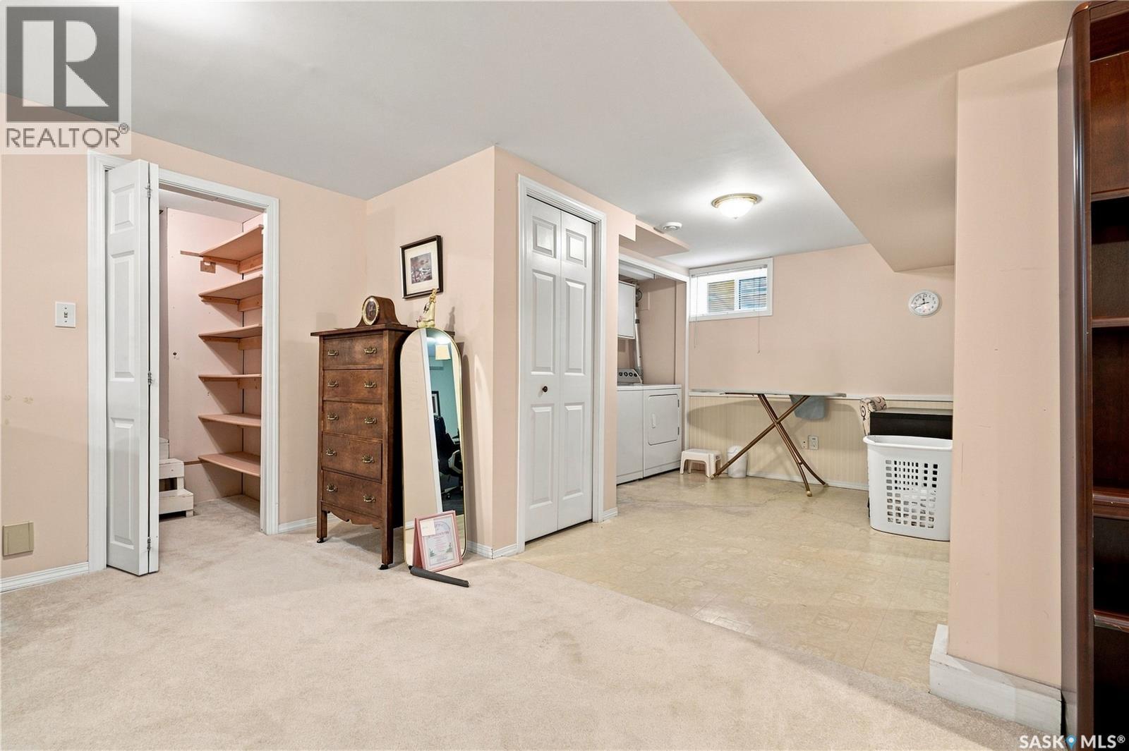 1519 Munroe Avenue S Property Photo 44