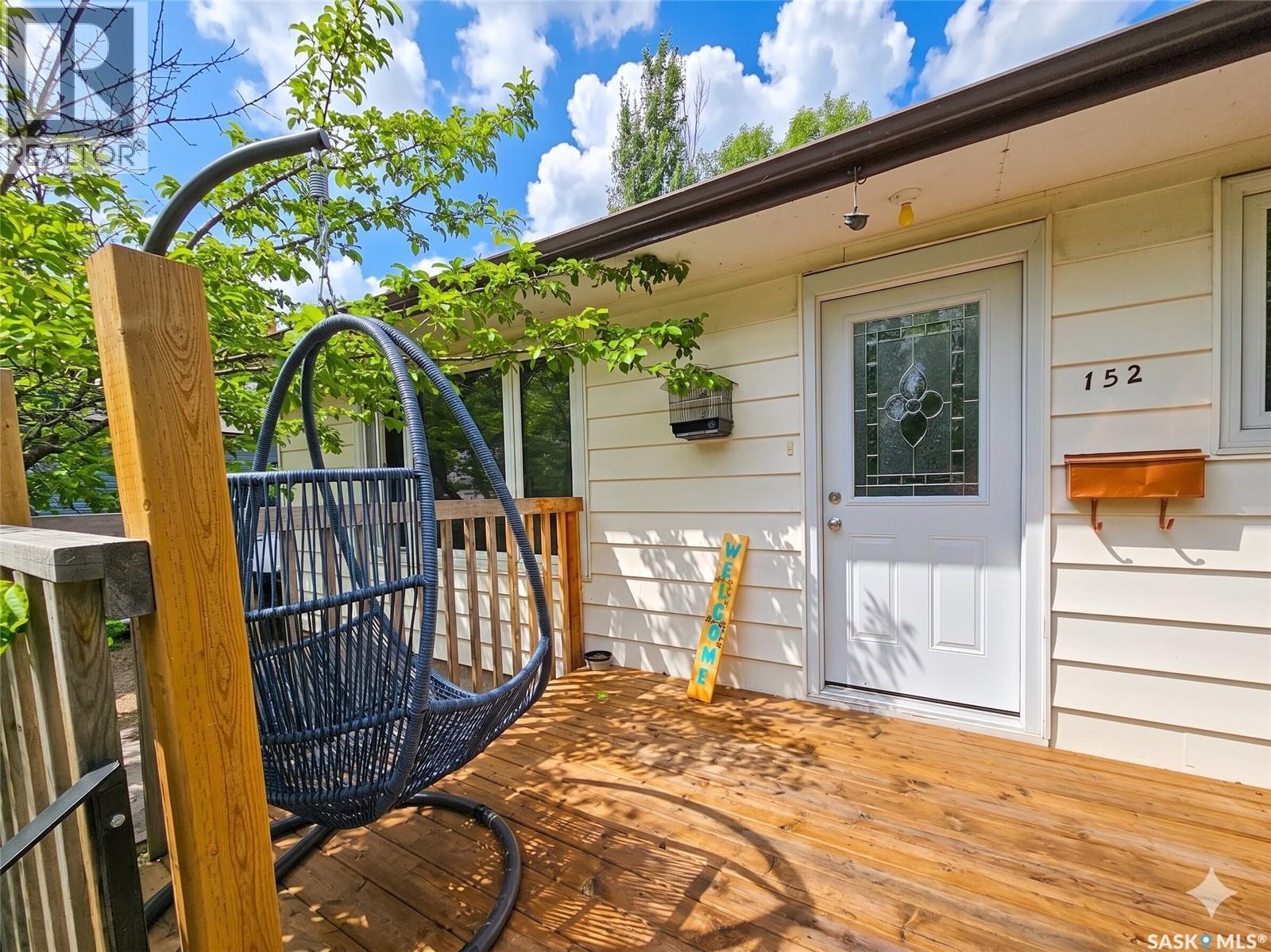 152 5th AVENUE SE