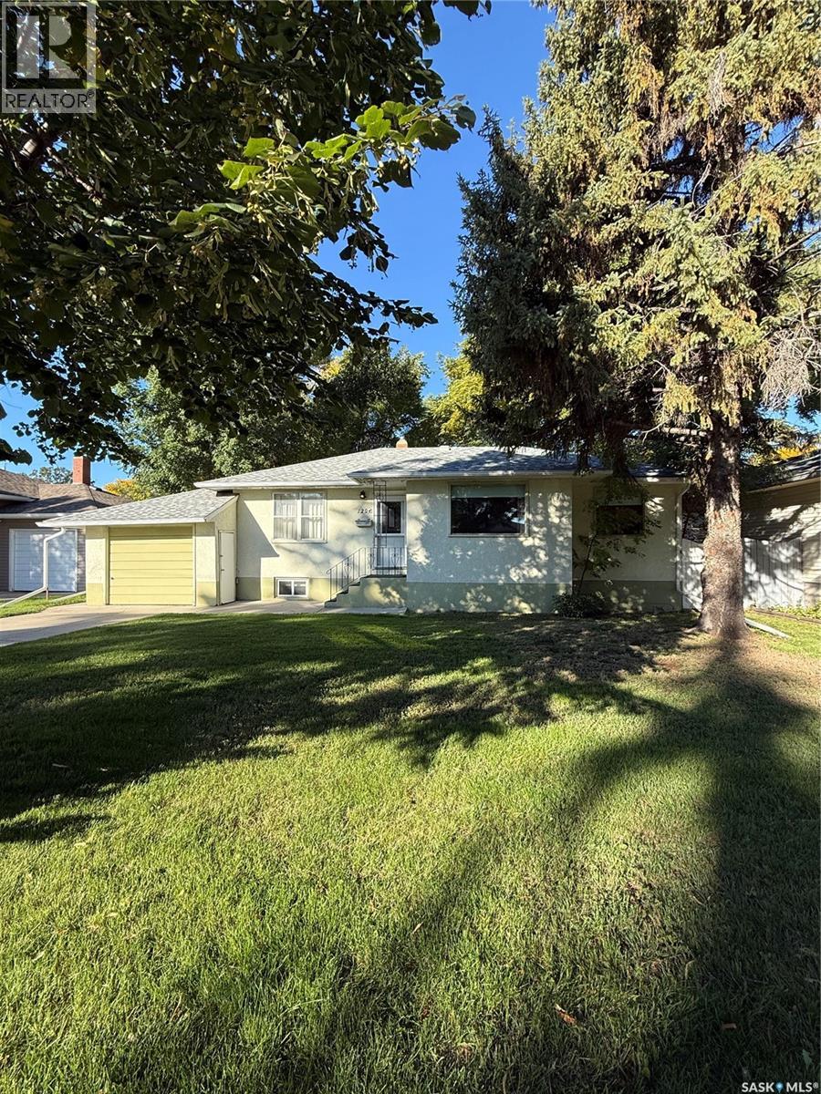1204 Ewart Avenue Property Photo 2