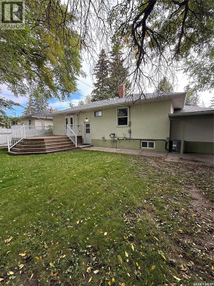 1204 Ewart Avenue Property Photo 3