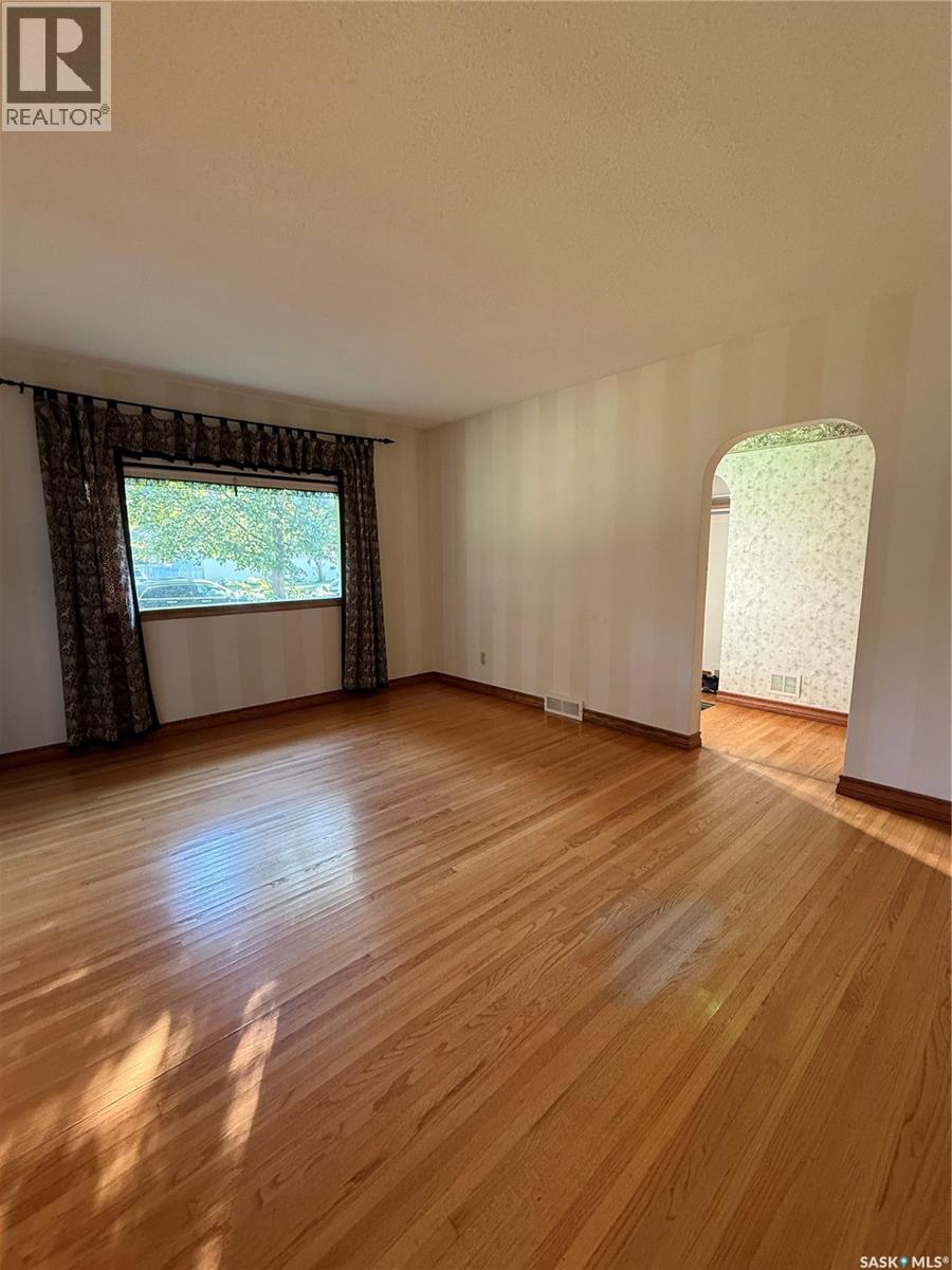 1204 Ewart Avenue Property Photo 6