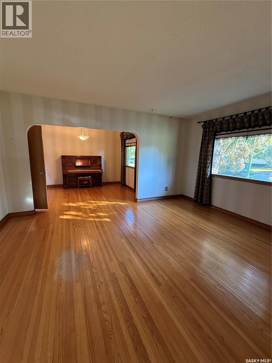 1204 Ewart Avenue Property Photo 7