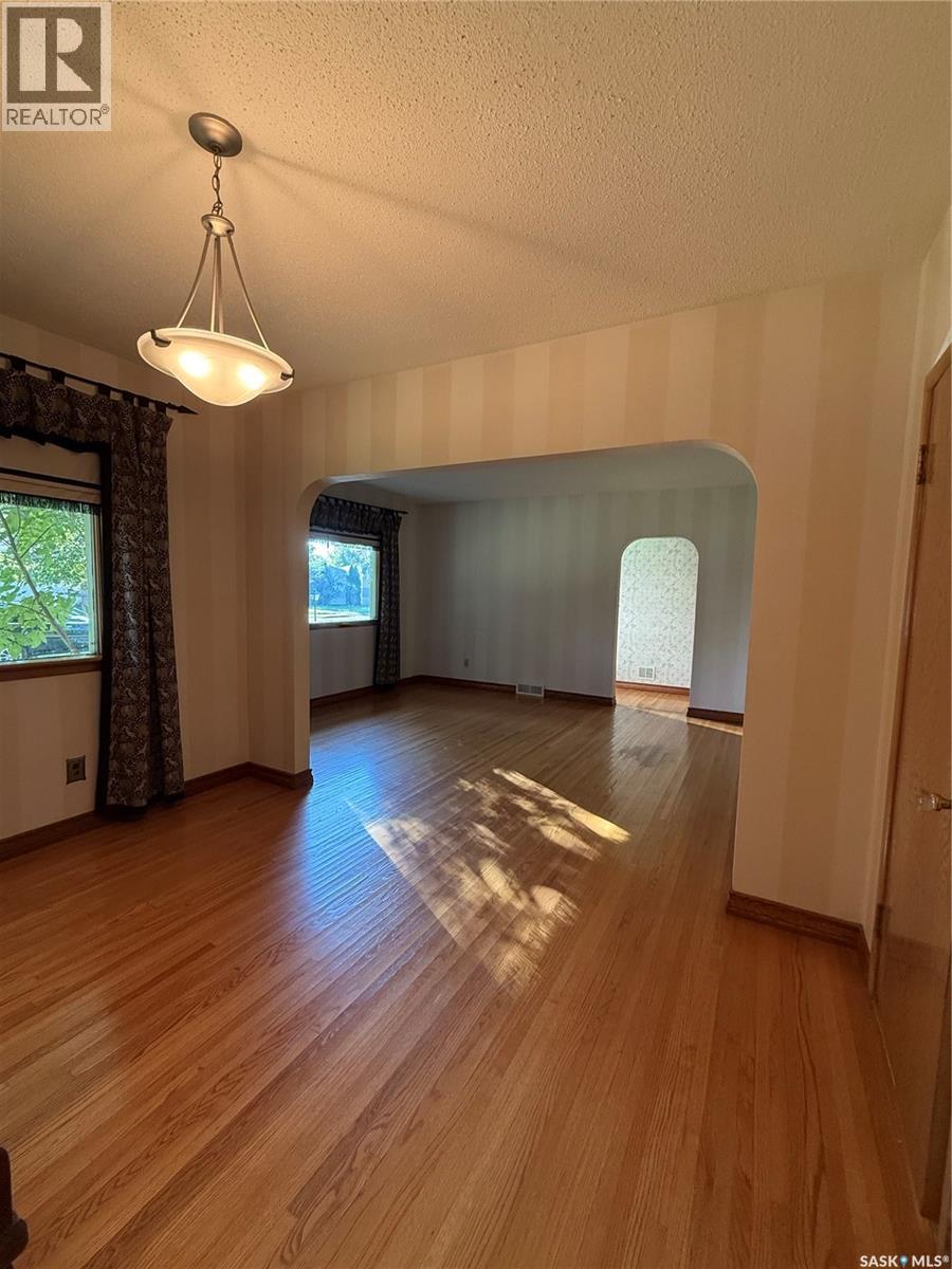 1204 Ewart Avenue Property Photo 10