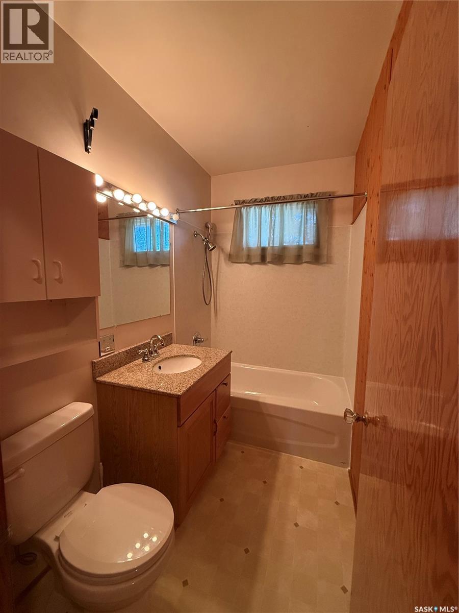 1204 Ewart Avenue Property Photo 16