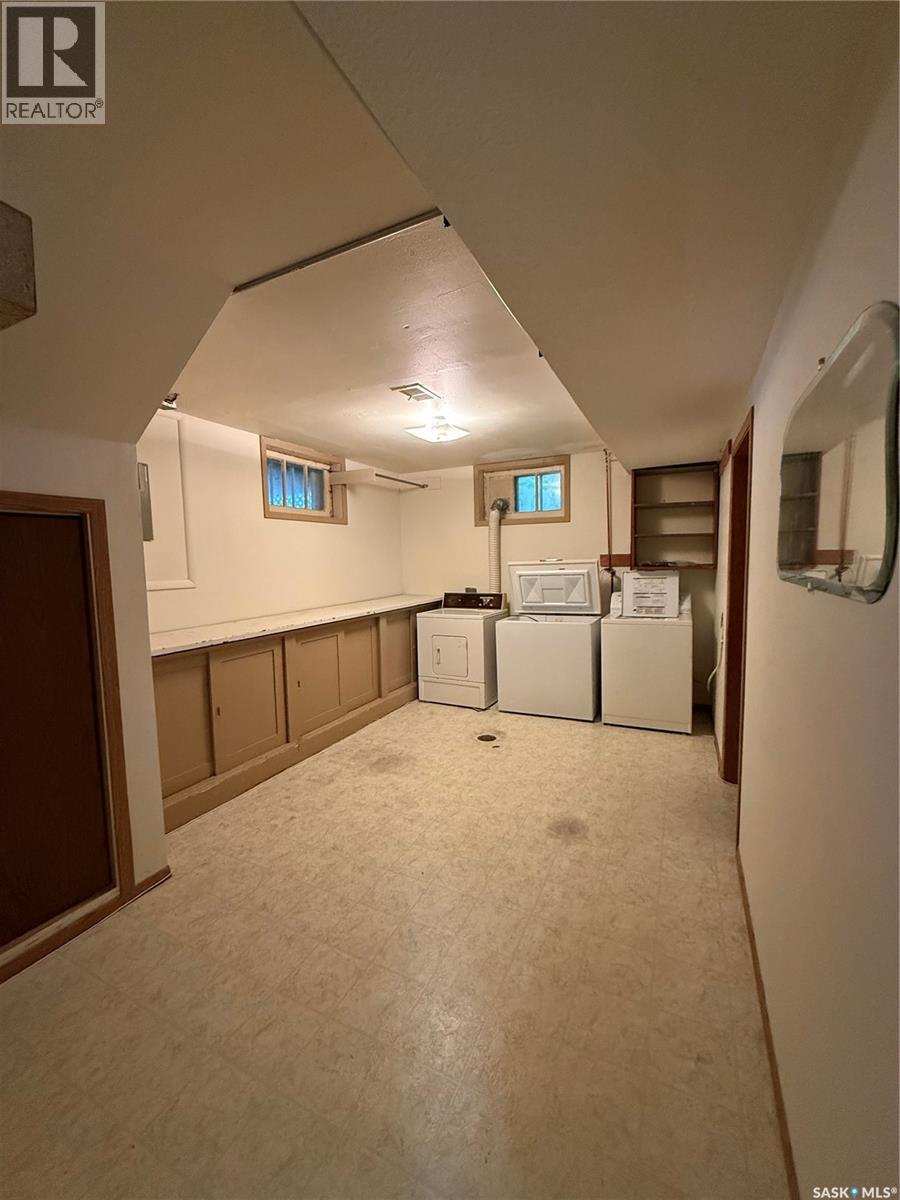 1204 Ewart Avenue Property Photo 25