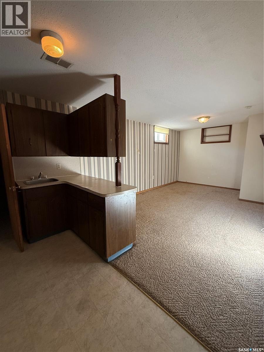 1204 Ewart Avenue Property Photo 27