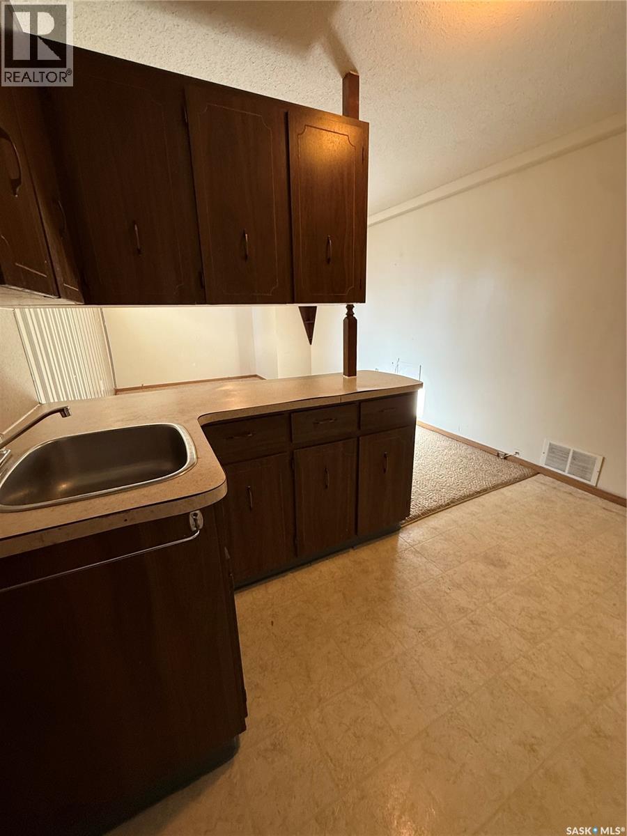 1204 Ewart Avenue Property Photo 28